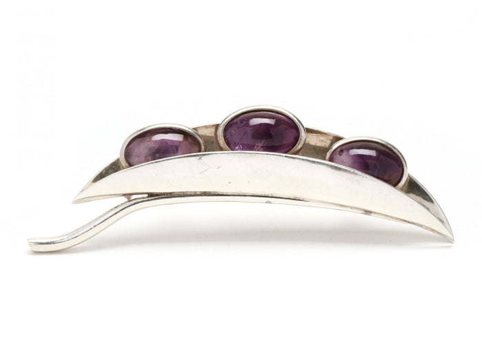 Front view of brooch